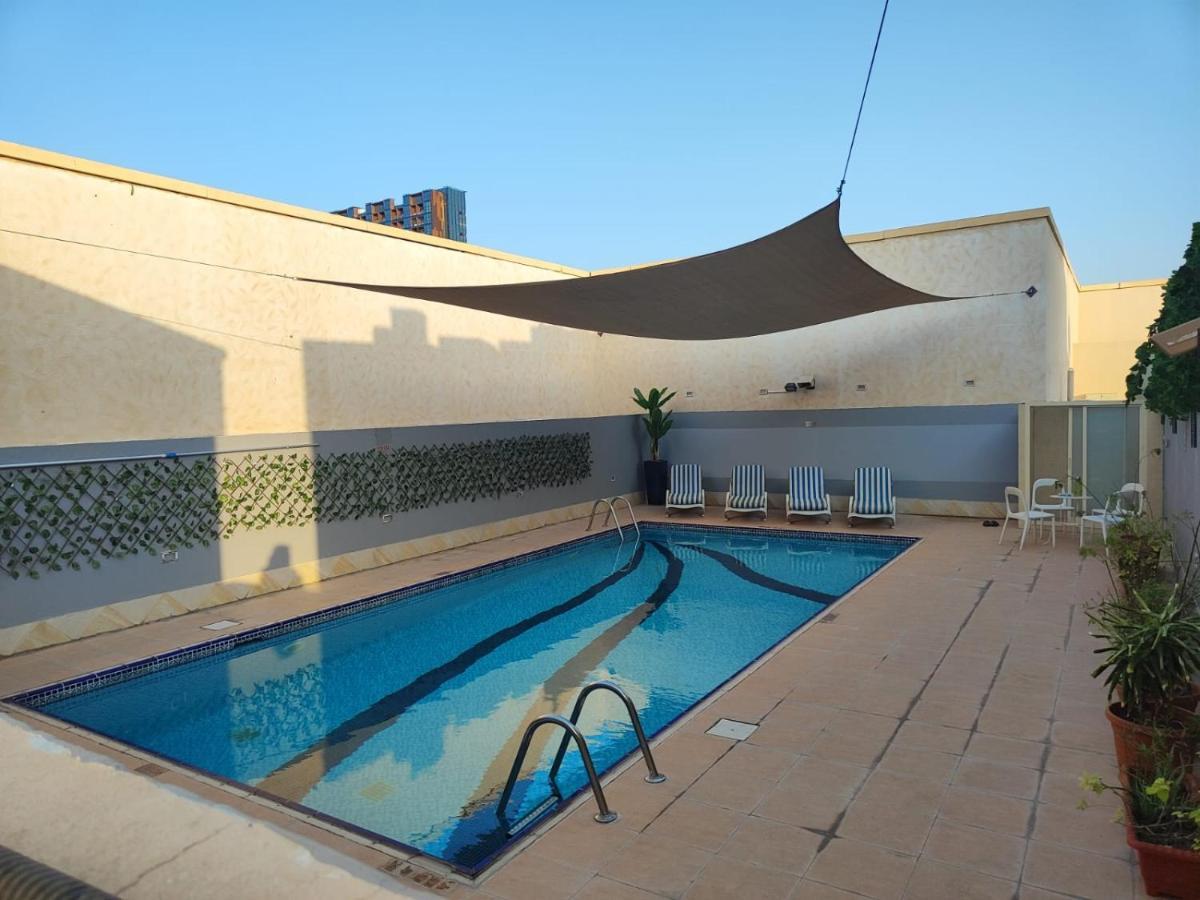 Al Raya Hotel Apartments ดูไบ ภายนอก รูปภาพ